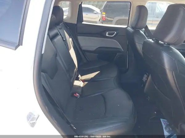 3C4NJDBB9NT136470 2022 JEEP COMPASS - Image 8