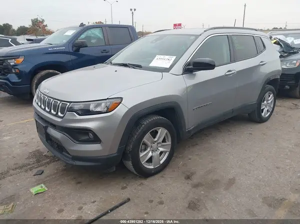 3C4NJDBB9NT136484 2022 JEEP COMPASS - Image 2
