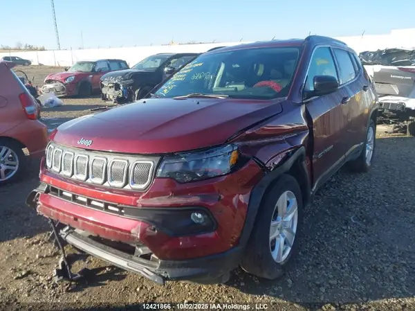 3C4NJDBB9NT141684 2022 JEEP COMPASS - Image 2