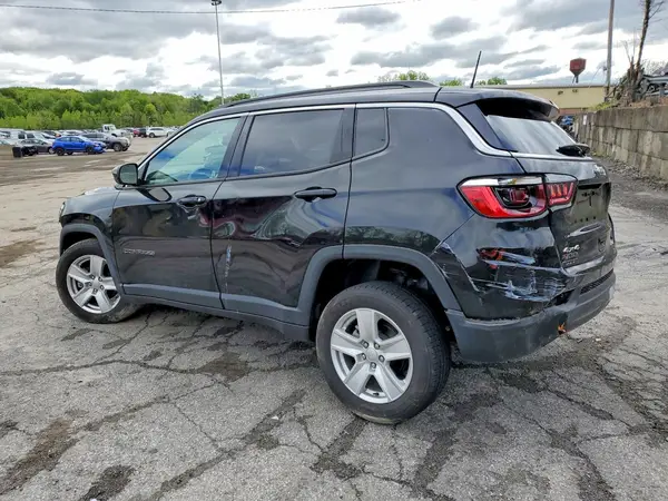 3C4NJDBB9NT148764 2022 JEEP COMPASS - Image 2