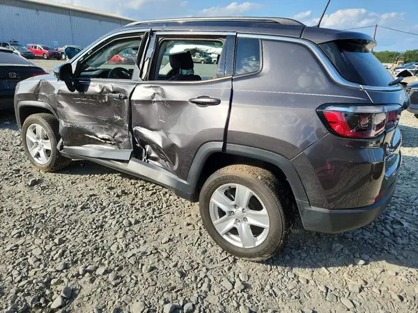3C4NJDBB9NT154533 2022 JEEP COMPASS - Image 2