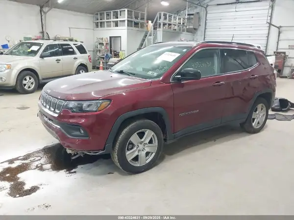 3C4NJDBB9NT185247 2022 JEEP COMPASS - Image 2