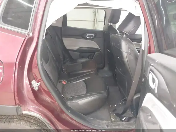 3C4NJDBB9NT185247 2022 JEEP COMPASS - Image 8