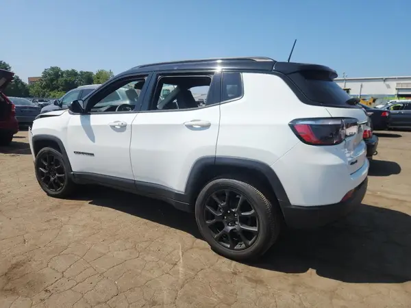 3C4NJDBB9NT185832 2022 JEEP COMPASS - Image 2