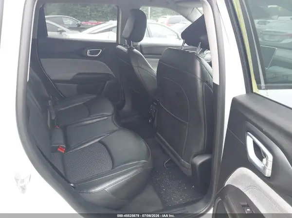 3C4NJDBB9NT185992 2022 JEEP COMPASS - Image 8