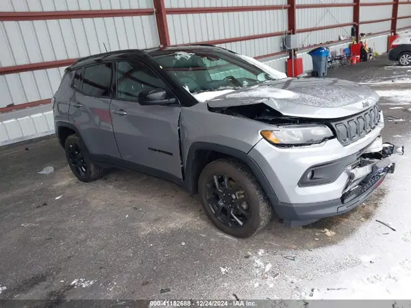3C4NJDBB9NT207330 2022 JEEP COMPASS - Image 1