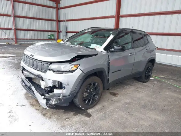 3C4NJDBB9NT207330 2022 JEEP COMPASS - Image 2