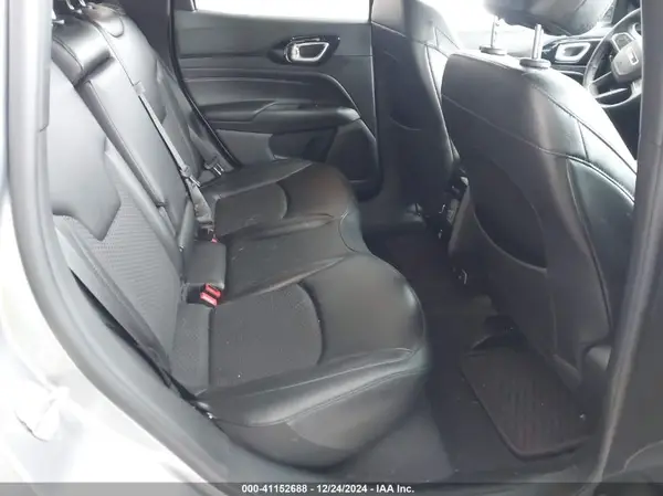 3C4NJDBB9NT207330 2022 JEEP COMPASS - Image 8