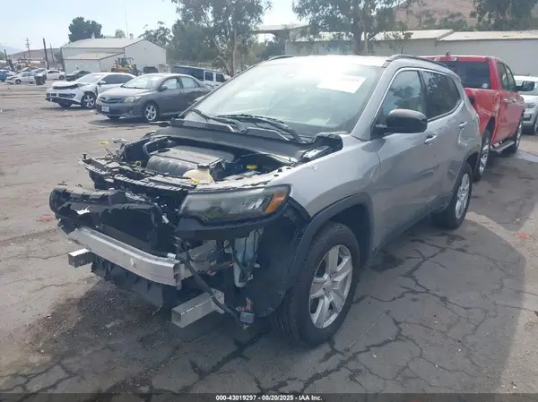 3C4NJDBB9NT210051 2022 JEEP COMPASS - Image 2