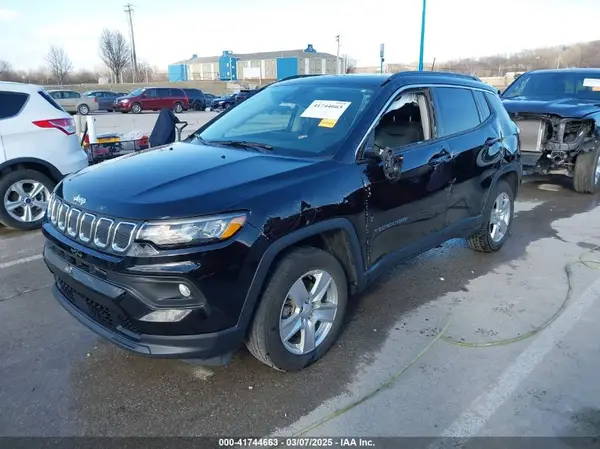 3C4NJDBB9NT210065 2022 JEEP COMPASS - Image 2