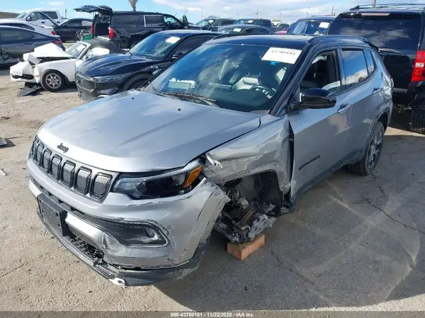 3C4NJDBB9NT231109 2022 JEEP COMPASS - Image 2