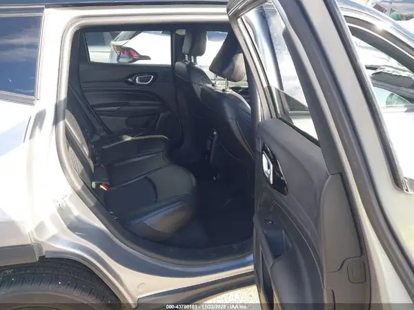 3C4NJDBB9NT231109 2022 JEEP COMPASS - Image 8
