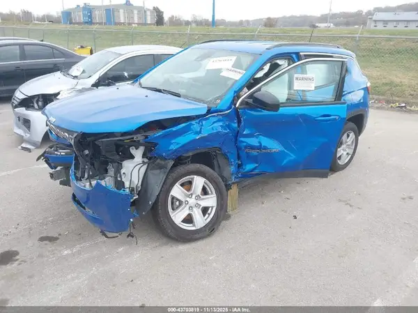3C4NJDBB9NT231501 2022 JEEP COMPASS - Image 2