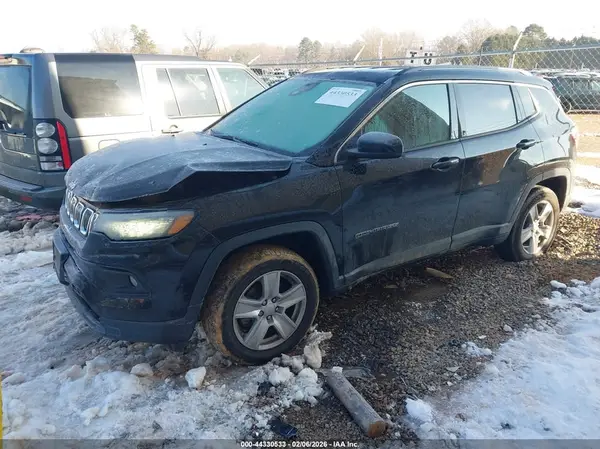 3C4NJDBB9NT237525 2022 JEEP COMPASS - Image 2