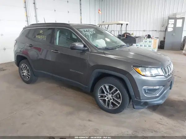 3C4NJDBBXHT656939 2017 JEEP COMPASS - Image 1