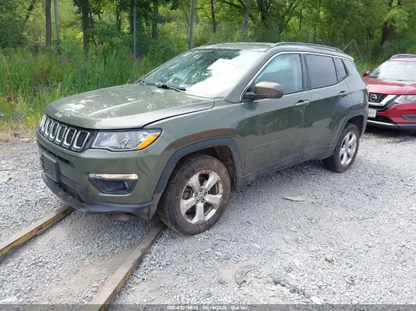 3C4NJDBBXHT664409 2017 JEEP COMPASS - Image 2