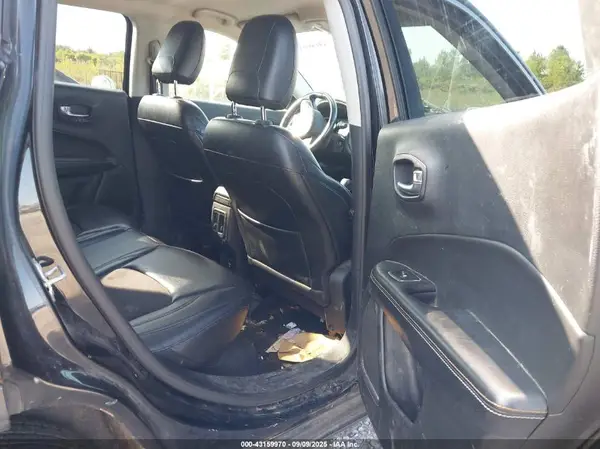 3C4NJDBBXHT664832 2017 JEEP COMPASS - Image 8