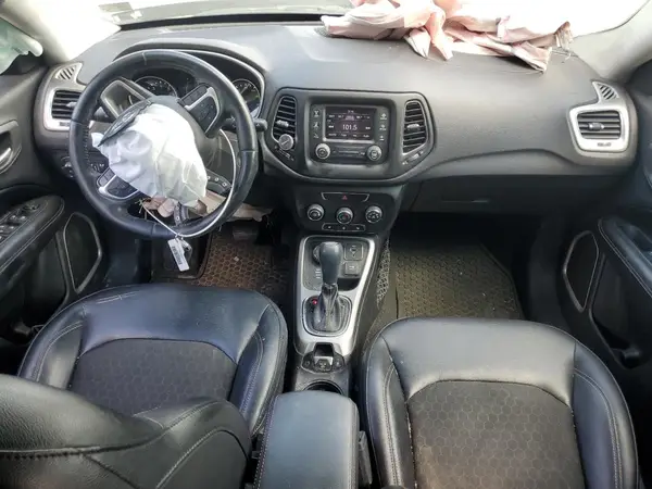 3C4NJDBBXHT692369 2017 JEEP COMPASS - Image 8