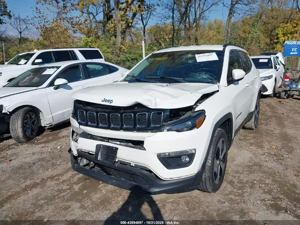 3C4NJDBBXJT101589 2018 JEEP COMPASS - Image 2