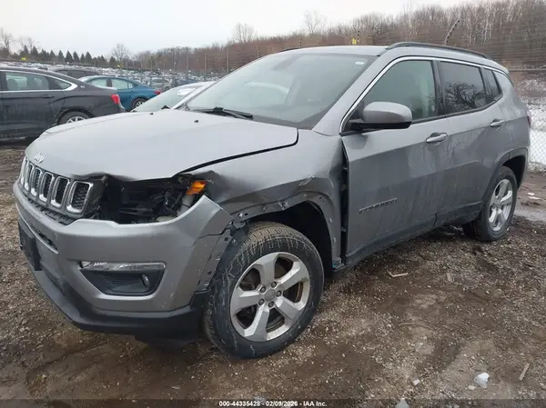 3C4NJDBBXJT112222 2018 JEEP COMPASS - Image 2