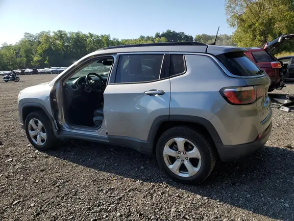 3C4NJDBBXJT113581 2018 JEEP COMPASS - Image 2