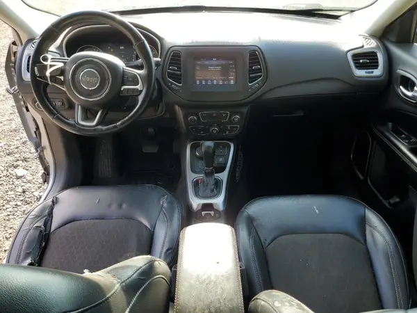 3C4NJDBBXJT113581 2018 JEEP COMPASS - Image 8