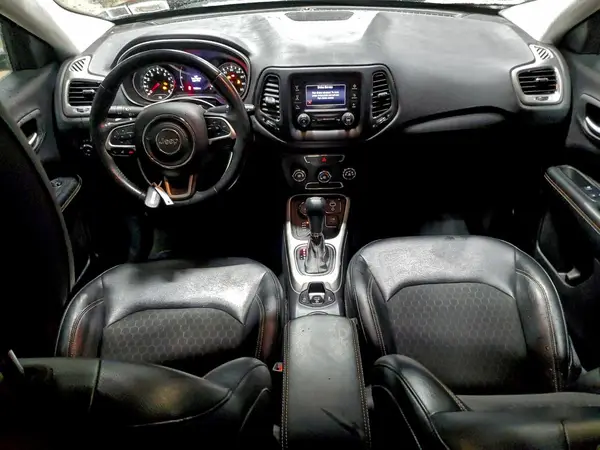 3C4NJDBBXJT113919 2018 JEEP COMPASS - Image 8