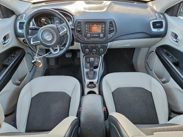 3C4NJDBBXJT114570 2018 JEEP COMPASS - Image 8