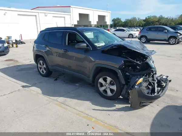 3C4NJDBBXJT116187 2018 JEEP COMPASS - Image 1