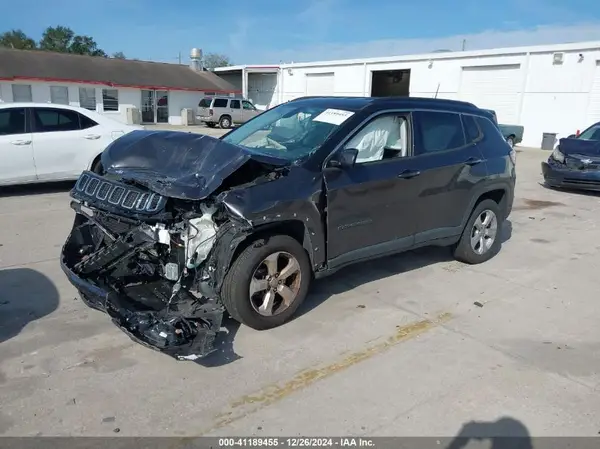 3C4NJDBBXJT116187 2018 JEEP COMPASS - Image 2