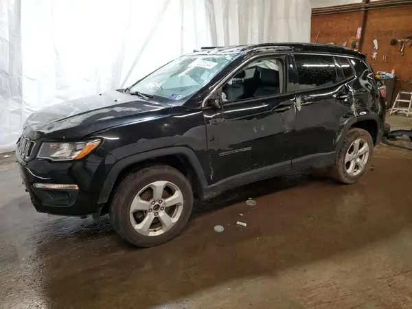 3C4NJDBBXJT131563 2018 JEEP COMPASS - Image 1