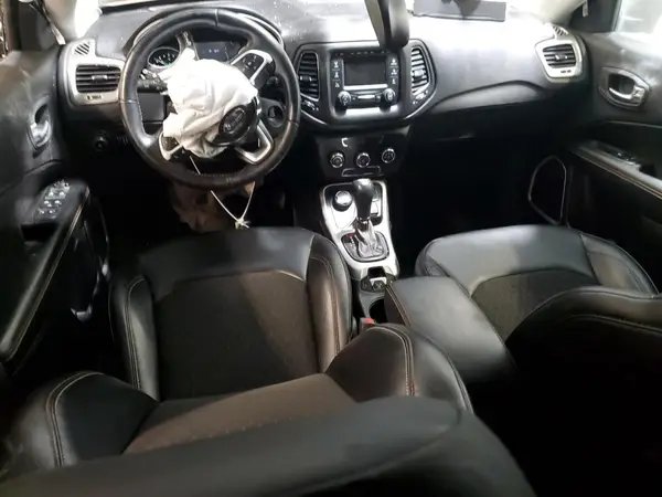 3C4NJDBBXJT131563 2018 JEEP COMPASS - Image 8