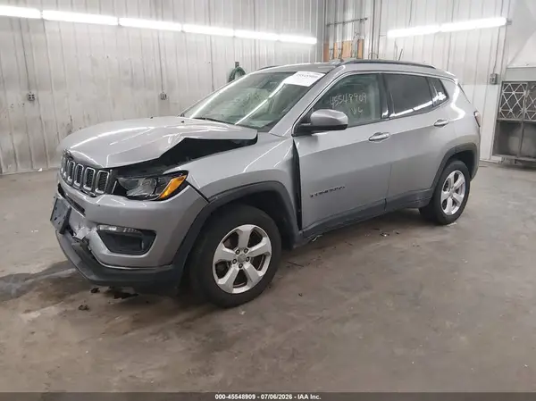 3C4NJDBBXJT134981 2018 JEEP COMPASS - Image 2