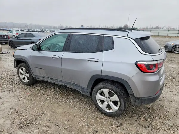 3C4NJDBBXJT139095 2018 JEEP COMPASS - Image 2