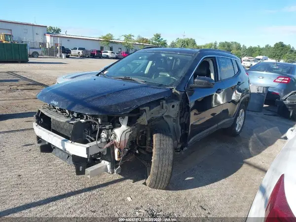 3C4NJDBBXJT139131 2018 JEEP COMPASS - Image 2