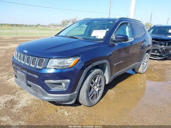 3C4NJDBBXJT143101 2018 JEEP COMPASS - Image 2