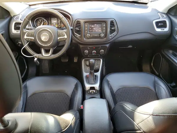 3C4NJDBBXJT150033 2018 JEEP COMPASS - Image 8