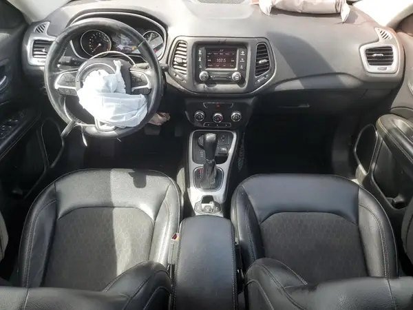 3C4NJDBBXJT150565 2018 JEEP COMPASS - Image 8