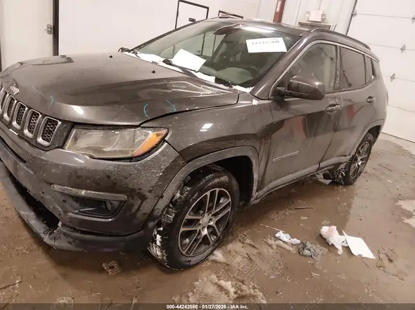 3C4NJDBBXJT154597 2018 JEEP COMPASS - Image 2