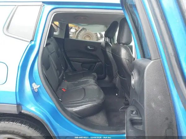 3C4NJDBBXJT155037 2018 JEEP COMPASS - Image 8