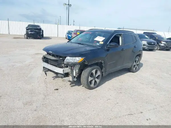 3C4NJDBBXJT155149 2018 JEEP COMPASS - Image 2