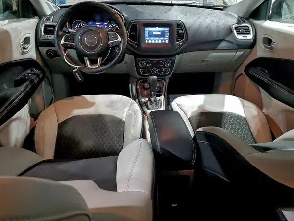 3C4NJDBBXJT156477 2018 JEEP COMPASS - Image 8