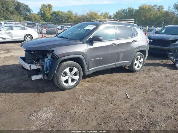 3C4NJDBBXJT161632 2018 JEEP COMPASS - Image 2
