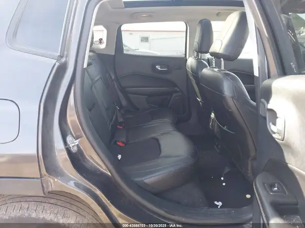 3C4NJDBBXJT161632 2018 JEEP COMPASS - Image 8