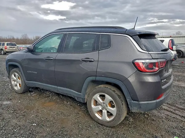 3C4NJDBBXJT161694 2018 JEEP COMPASS - Image 2