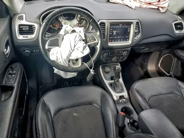 3C4NJDBBXJT161694 2018 JEEP COMPASS - Image 8