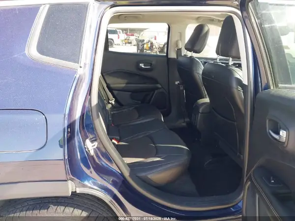 3C4NJDBBXJT162070 2018 JEEP COMPASS - Image 8