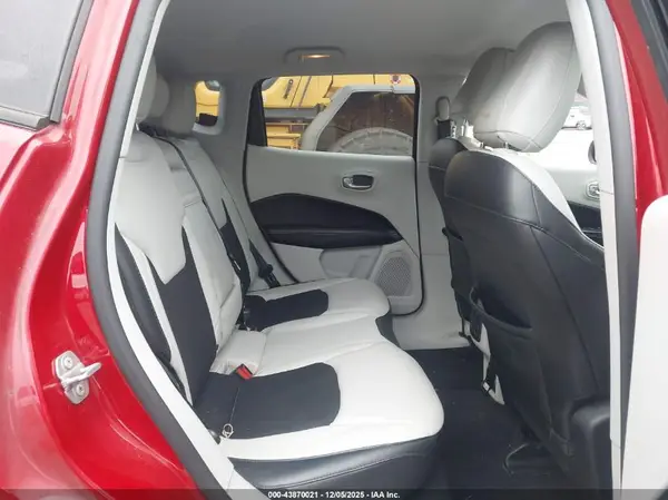 3C4NJDBBXJT167785 2018 JEEP COMPASS - Image 8