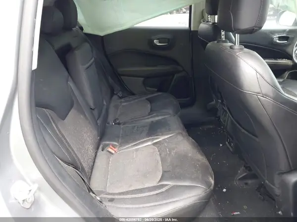 3C4NJDBBXJT178107 2018 JEEP COMPASS - Image 8