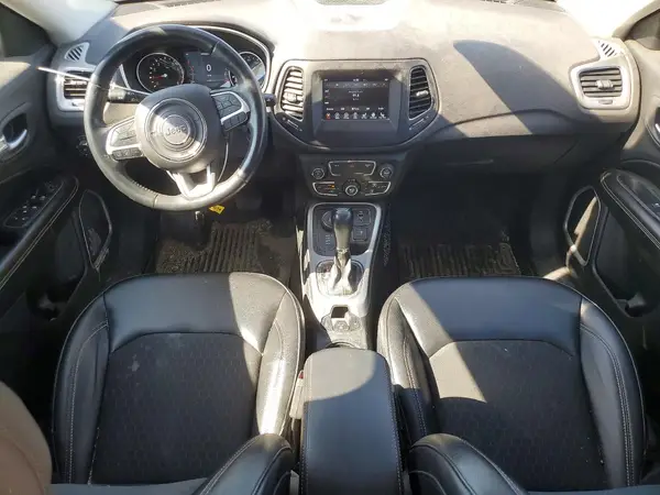 3C4NJDBBXJT185669 2018 JEEP COMPASS - Image 8
